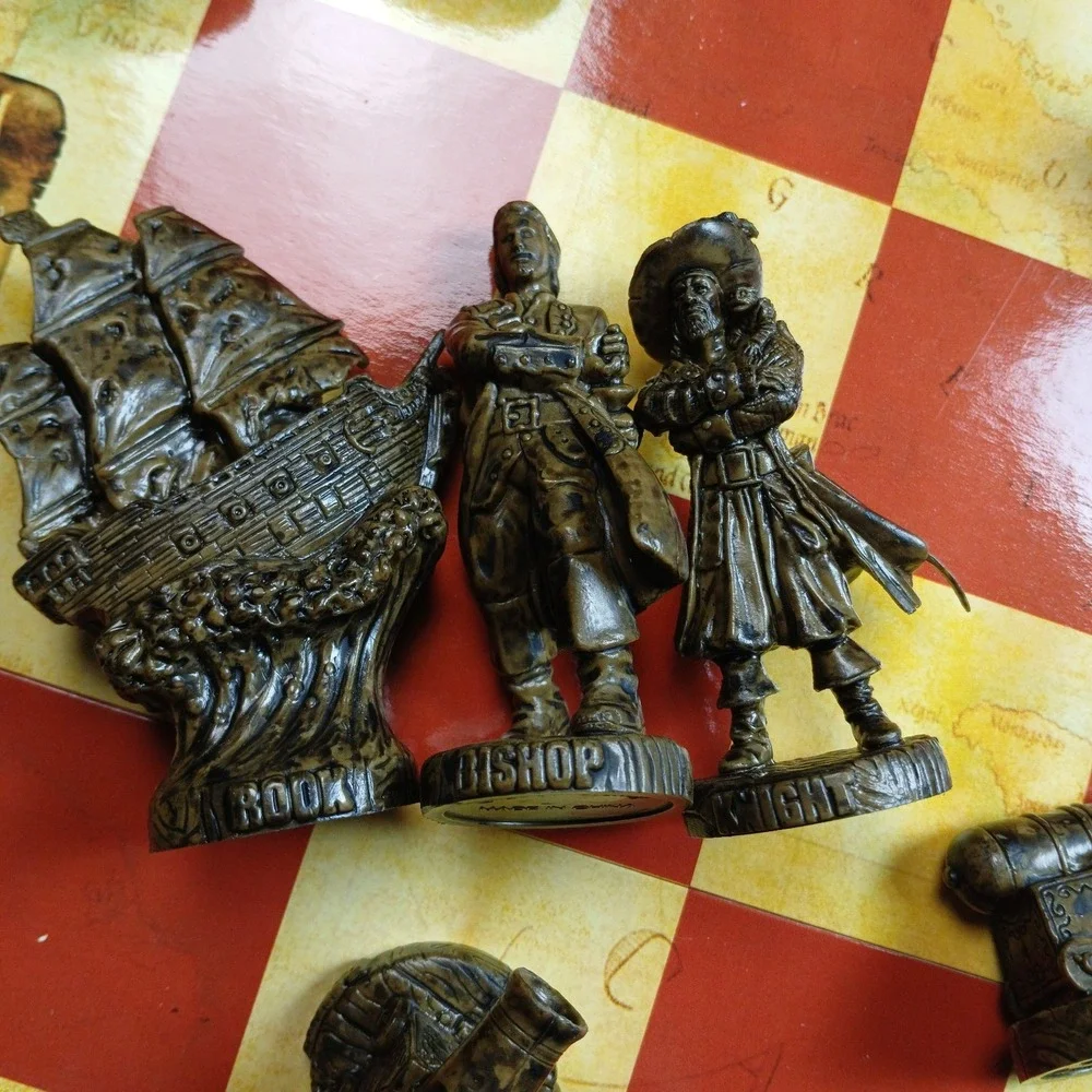 Disney Pirates of the Caribbean At Worlds End Chess Set  RARE Collector's Ed.-RB - Picture 9 of 15